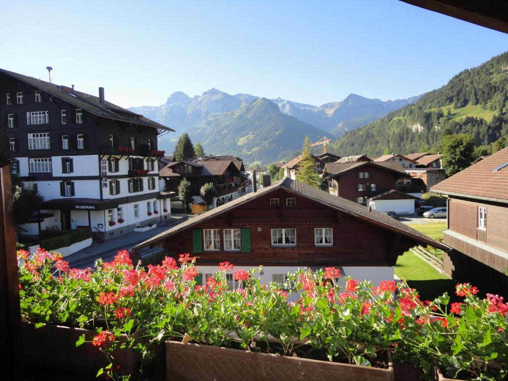 Hotel Garni Alpenruh Lenk Exterior photo