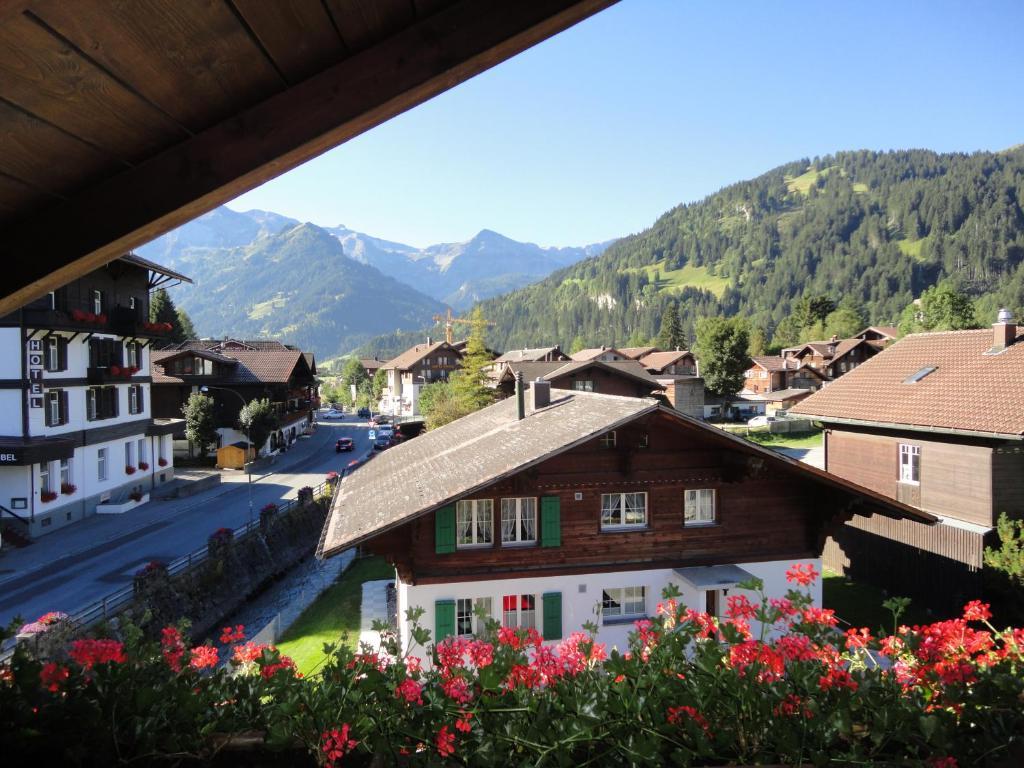 Hotel Garni Alpenruh Lenk Exterior photo